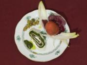 Rezept: Serrano-Schinken und Rucola eingerollt in Büffelmozzarella dazu gefüllte Tomaten (René Koch) Serrano-Schinken und Rucola eingerollt in Büffelmozzarella dazu gefüllte Tomaten (René Koch) - Rezept