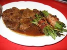 Rezept: Rinderfilet mit Prinzessbohnen im Speckmantel Rinderfilet mit Prinzessbohnen im Speckmantel - Rezept