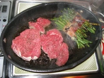 Rezept: Rinderfilet mit Prinzessbohnen im Speckmantel Bild Nr. 6 Rinderfilet mit Prinzessbohnen im Speckmantel - Rezept - Bild Nr. 6