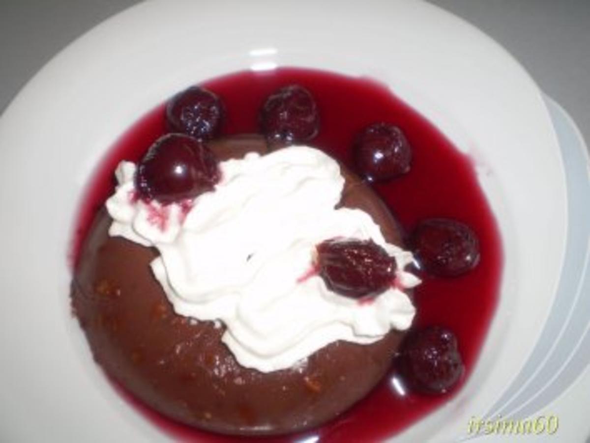 Bilder für Schokoladenpudding mit Amarenakirschen - Rezept