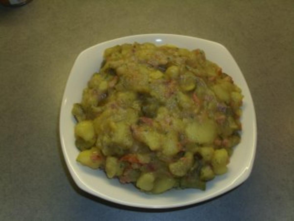 Salate: Kartoffelsalat warm und deftig - Rezept