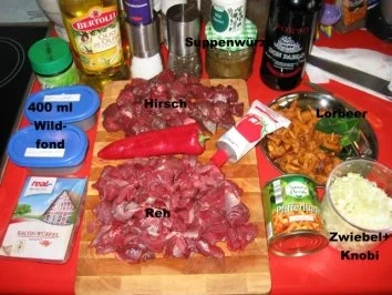 Rezept: Wildgulaschsuppe im Brot serviert Bild Nr. 3 Wildgulaschsuppe im Brot serviert - Rezept - Bild Nr. 3