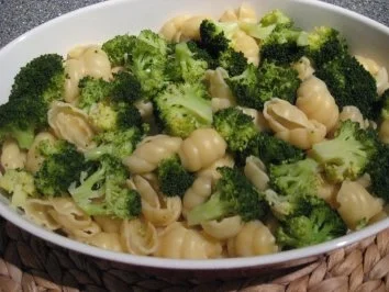 Rezept: Brokkoli-Nudel-Auflauf Bild Nr. 3 Brokkoli-Nudel-Auflauf - Rezept - Bild Nr. 3