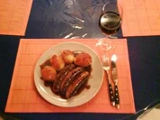 Fleisch: Bratwürstchen mit Pellkartoffeln und Bratensoße - Rezept