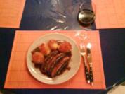 Fleisch: Bratwürstchen mit Pellkartoffeln und Bratensoße - Rezept