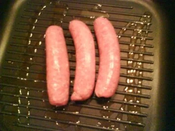 Fleisch: Bratwürstchen mit Pellkartoffeln und Bratensoße - Rezept - Bild Nr. 3