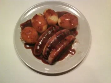 Fleisch: Bratwürstchen mit Pellkartoffeln und Bratensoße - Rezept - Bild Nr. 6