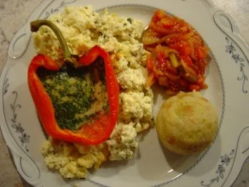 Paprika-Schiffchen mit Kräuterrührei - Rezept - Bild Nr. 2