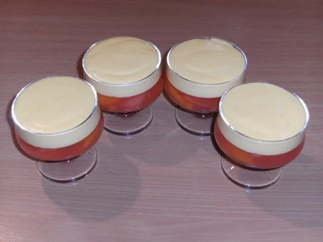 Rezept: Dessert: Camparigelee mit Orangenmousse Dessert: Camparigelee mit Orangenmousse - Rezept