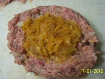 Rezept: Falscher Hase - Hackbraten - Hackfleischroulade mit Sauerkraut Bild Nr. 2 Falscher Hase - Hackbraten - Hackfleischroulade mit Sauerkraut - Rezept - Bild Nr. 2