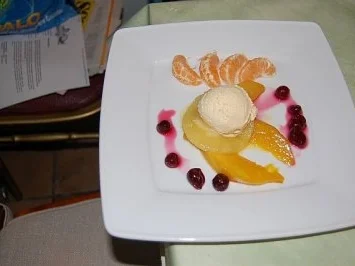 Rezept: Ananas-Mango-Salat mit Erdnusskrokant Bild Nr. 2 Ananas-Mango-Salat mit Erdnusskrokant - Rezept - Bild Nr. 2