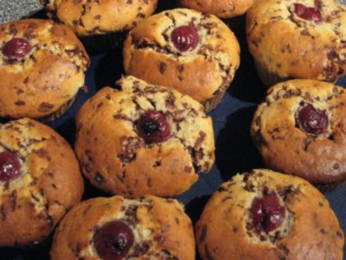 Mandel-Kirsch Muffins - Rezept