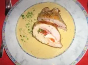 Putenbrustfilet gefüllt mit Ziegenkäse in einer leckeren Weißweinsoße - Rezept