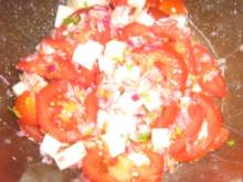 Tomatensalat mit Ziegenkäse und Kresse - Rezept