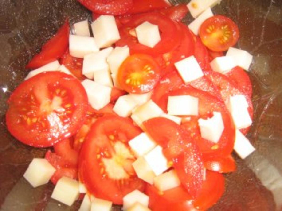 Tomatensalat mit Ziegenkäse und Kresse - Rezept - Bild Nr. 3