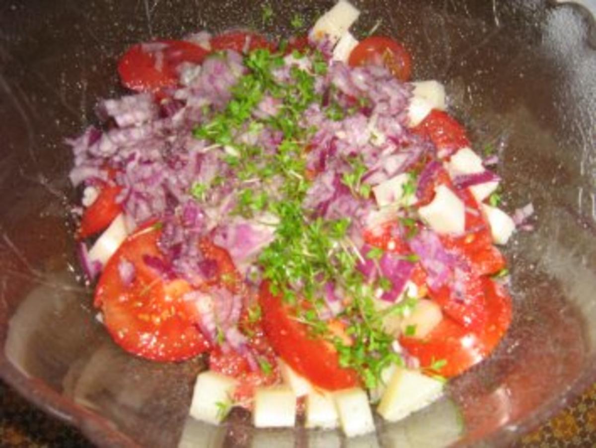 Tomatensalat mit Ziegenkäse und Kresse - Rezept - Bild Nr. 4