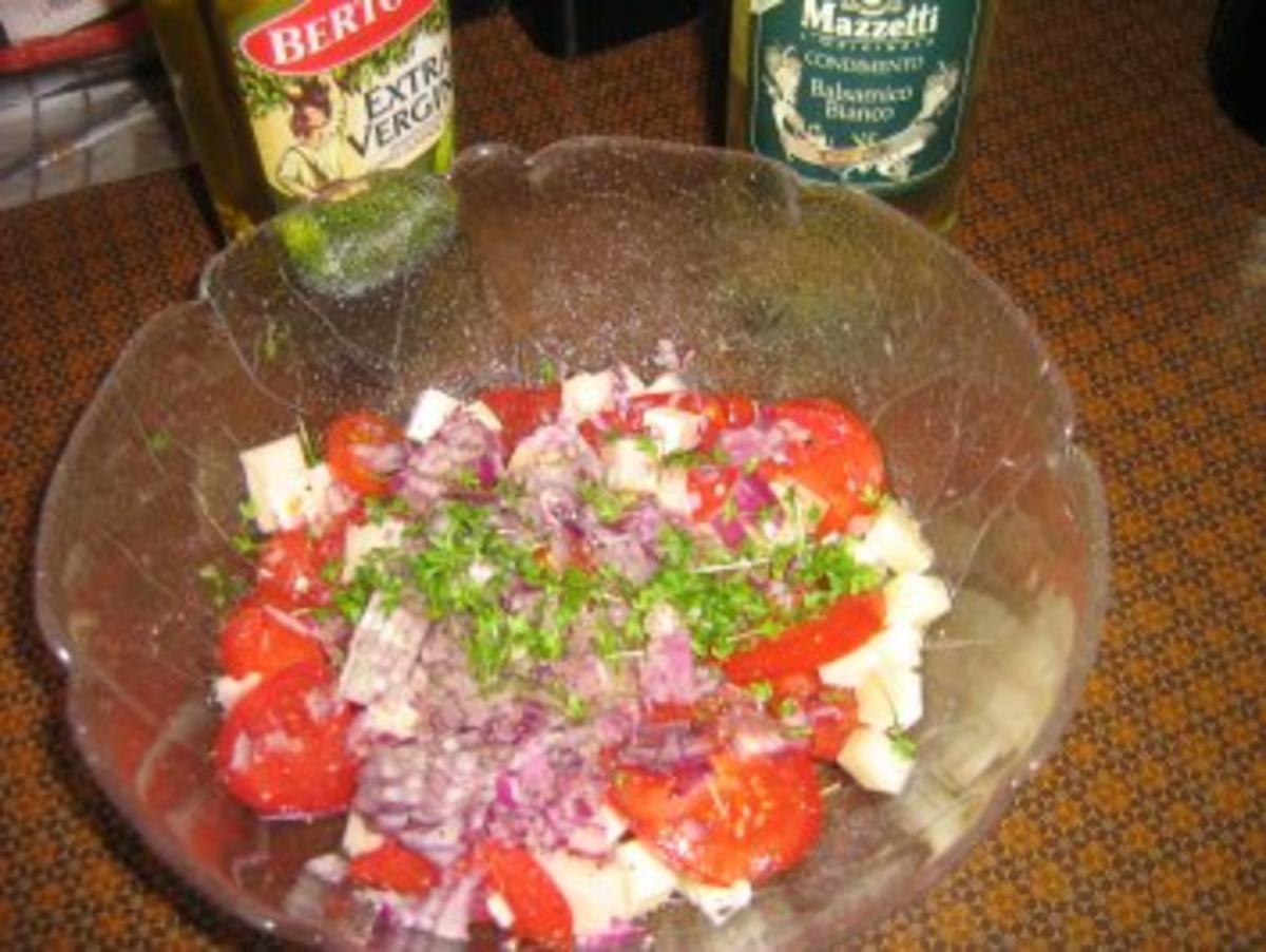 Tomatensalat mit Ziegenkäse und Kresse - Rezept - Bild Nr. 5