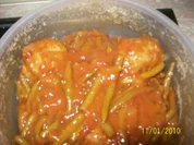 bohnen mit Fleischbällchen in Tomatensoße - Rezept