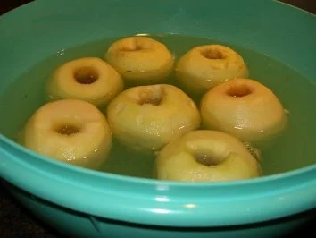 Rezept: Rührteig: BRATAPFEL-TORTE ... schmeckt zu jeder Jahreszeit Bild Nr. 3 Rührteig: BRATAPFEL-TORTE ... schmeckt zu jeder Jahreszeit - Rezept - Bild Nr. 3