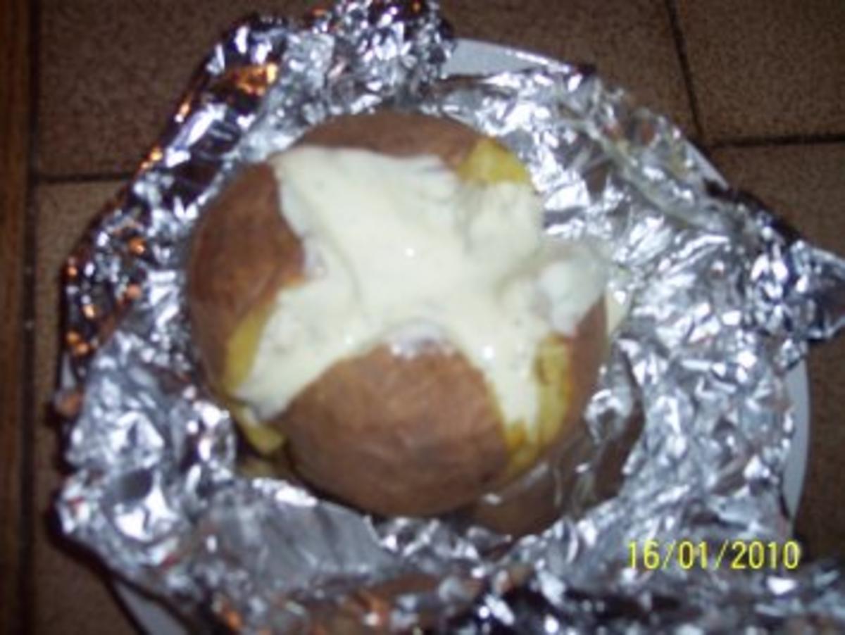Folienkartoffel mit Kräuter- Joghurt Dip - Rezept - Bild Nr. 2
