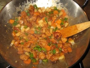 Schweinefleisch süß-sauer aus dem Wok - Rezept