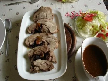 Putenrollbraten mit getrockneten Pflaumen und Aprikosen - Rezept - Bild Nr. 3