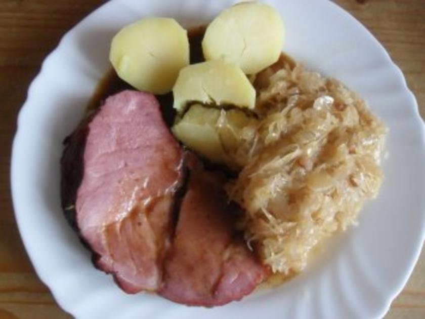 Kasselerbraten mit Sauerkraut und Thymiansoße - Rezept - kochbar.de