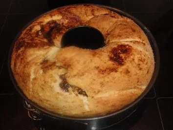 Rezept: Reindling mit Zuckerkruste und Powidlfüllung Bild Nr. 2 Reindling mit Zuckerkruste und Powidlfüllung - Rezept - Bild Nr. 2