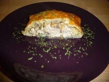 Blätterteigrolle mit Pute und Champignons - Rezept