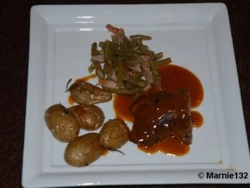 Lammschulter aus dem Schmortopf - Pierna de Cordero - Rezept