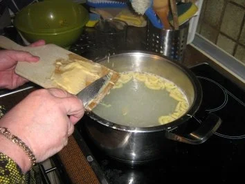 Spätzle - handgeschabt - Rezept - Bild Nr. 7