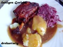 Hauptgericht~Schweinshaxe mit Salzkartoffeln und Rotkohl - Rezept