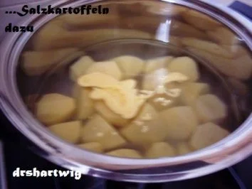 Hauptgericht~Schweinshaxe mit Salzkartoffeln und Rotkohl - Rezept - Bild Nr. 2