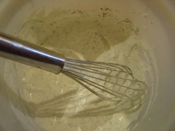 Feldsalat mit Dill-Sahnedressing und Ei - Rezept - Bild Nr. 2