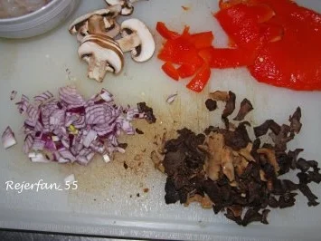 Garnelen-Pilz-Paprikasoße zu Nudeln - Rezept - Bild Nr. 2