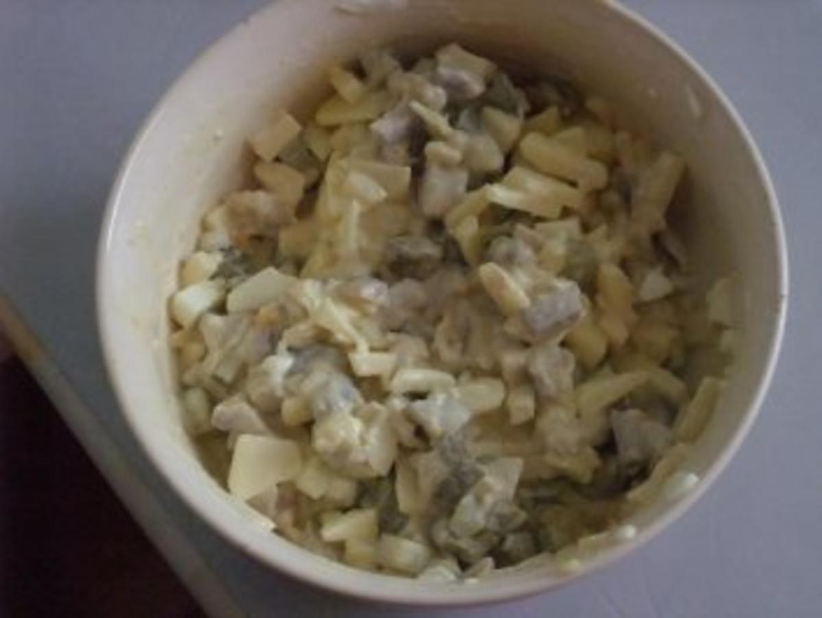 Bilder für Matjessalat mit Wasser und Ei hart gekocht - Rezept