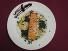 Lachs auf Bandnudeln mit Gorgonzolasoße und Spinat - Rezept