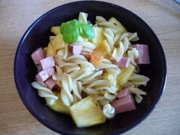 Nudelsalat mit Ananas - Rezept