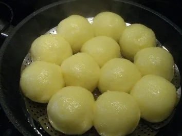 Kartoffel:    KARTOFFELKLÖßE  .... unter Dampf - Rezept