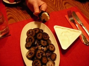 Schwarze Walnüsse mit Käse - Rezept - Bild Nr. 2