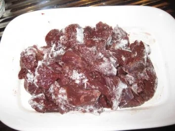 Lebergeschnetzeltes mit Bratkartoffeln und Salat - Rezept - Bild Nr. 3