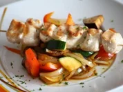 Hühnchenspieße auf Currygemüse - Rezept