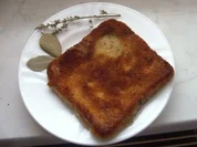Paniertes Weisbrot mit Kräutern - Rezept