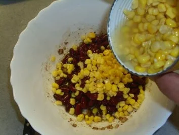 Salate: Rote Bohnen - Mais - Salat - Rezept - Bild Nr. 4