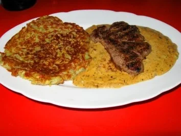 Pfefferrahm-Steak mit Rösti - Rezept