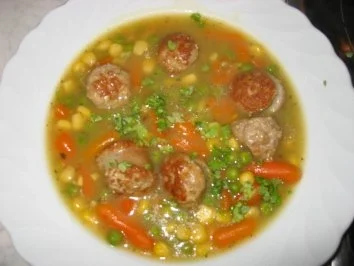 Kartoffel-Suppe mit  grobe Bratwurst - Rezept