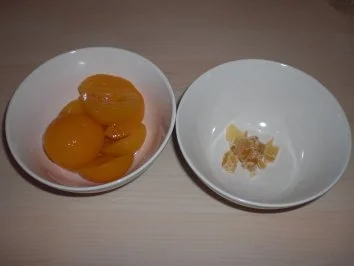 Rezept: Aprikosen-Ingwer-Mousse mit Gewürzkuchen Aprikosen-Ingwer-Mousse mit Gewürzkuchen - Rezept