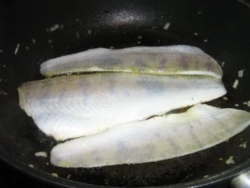 Rezept: Zanderfilet auf Dill-Gurken an Paprikareis Bild Nr. 8 Zanderfilet auf Dill-Gurken an Paprikareis - Rezept - Bild Nr. 8