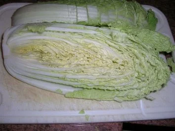 Geräuchertes Schweinefilet im Kartoffelmantel mit Chinakohlgemüse - Rezept - Bild Nr. 4