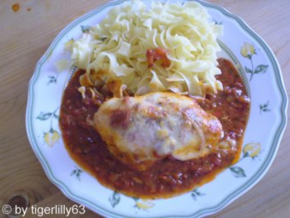 Hähnchenbrust in Tomatensauce - Rezept Eingereicht von tigerlilly63